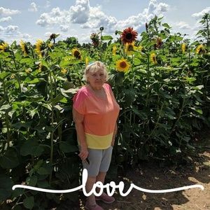 Meet your Posher, Deborah